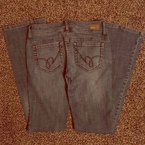 Women’s refuge jeans size 5Long.